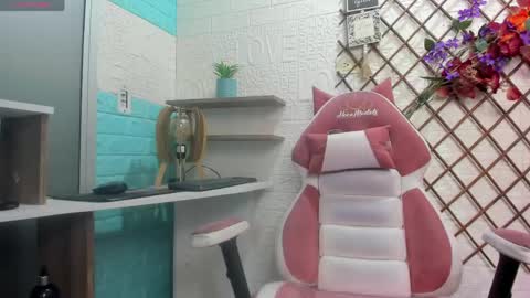 VANESSA online show from April 22, 2026, 1:12 pm