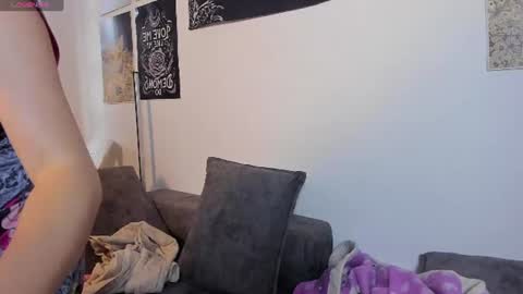 Snapshot of little__ammy chatting on June 29, 2026, 10:21 pm little__ammy online show from June 29, 2026, 10:21 pm