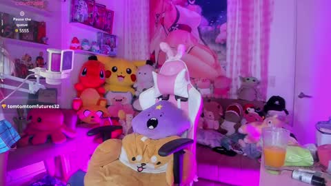 little ary online show from January 26, 2025, 6:59 am