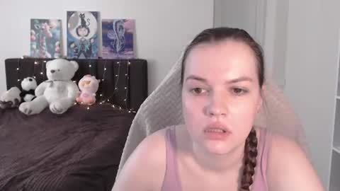 Snapshot of little__flowers chatting on July 2, 2026, 7:14 am little__flowers online show from July 2, 2026, 7:14 am