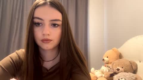 Snapshot of little_anioneta chatting on October 28, 2025, 3:21 am Catherine online show from October 28, 2025, 3:21 am