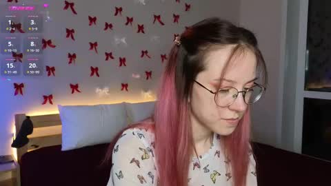 Snapshot of little_bliss chatting on March 4, 2025, 4:30 pm little_bliss online show from March 4, 2025, 4:30 pm