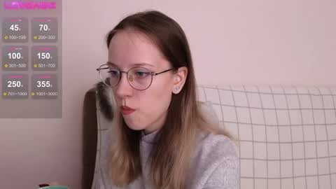 little_bliss online show from November 28, 2025, 6:43 pm