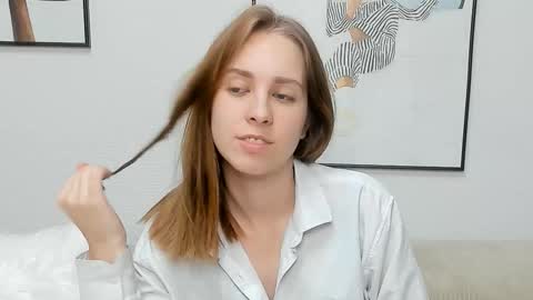 little_bye online show from October 23, 2025, 3:44 pm