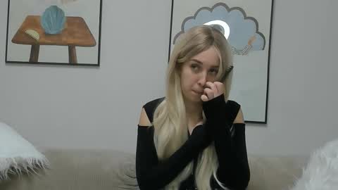 little_bye online show from November 4, 2025, 10:25 am