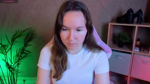 Snapshot of little_doll_meow chatting on May 13, 2026, 1:36 am Alexandra online show from May 13, 2026, 1:36 am