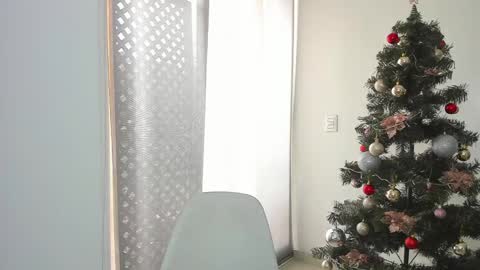 Little Effy online show from December 12, 2024, 7:15 pm