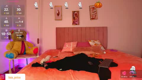 Ellie  online show from October 25, 2025, 7:41 pm