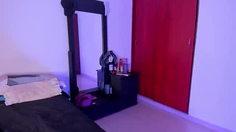 kayla  Instagram kayla 71082 online show from December 7, 2024, 2:42 am