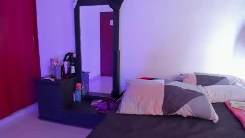 kayla  Instagram kayla 71082 online show from December 28, 2024, 6:18 pm