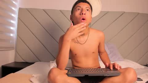 little_kris1 online show from October 20, 2025, 12:16 pm