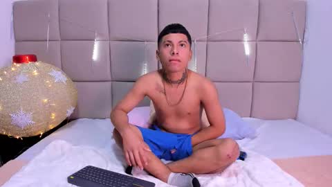 little_kris1 online show from January 6, 2026, 12:31 pm