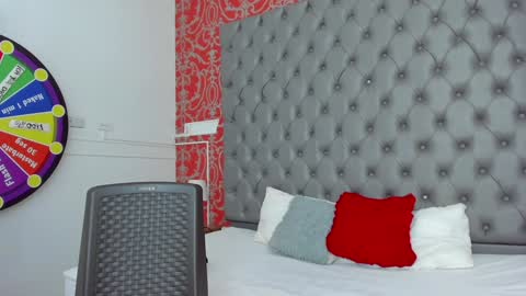 little_lilith_apple online show from January 25, 2025, 6:57 pm