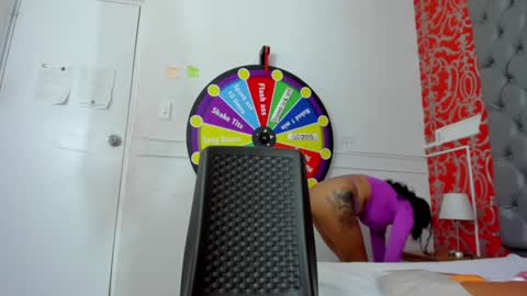 little_lilith_apple online show from February 6, 2025, 1:49 am