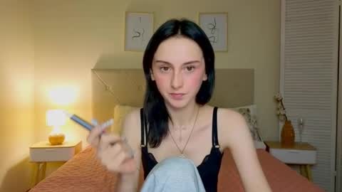 little_mollee online show from October 3, 2025, 4:15 pm