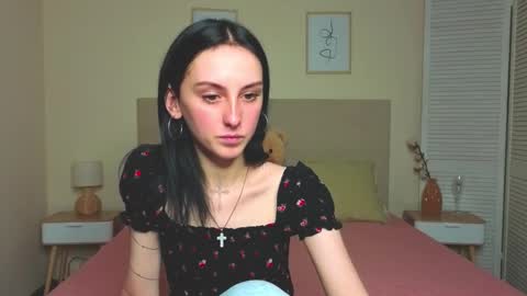 little_mollee online show from October 13, 2025, 8:53 pm