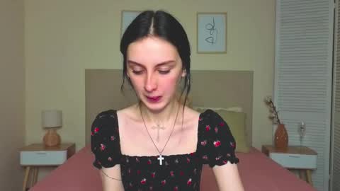 little_mollee online show from October 15, 2025, 9:04 pm