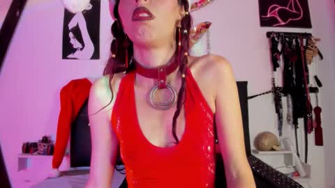 Little Nauughty2 online show from December 3, 2025, 1:42 pm