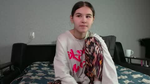 Snapshot of little_owlx chatting on June 1, 2026, 10:55 pm Alice.. online show from June 1, 2026, 10:55 pm