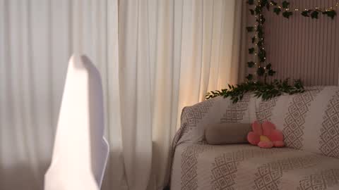 Kiki online show from October 4, 2025, 2:04 pm