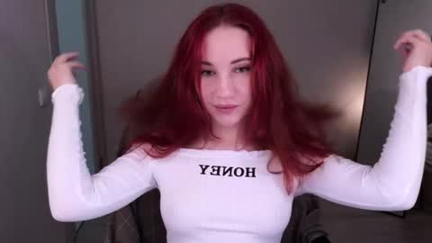 Snapshot of little_pretty_woman chatting on May 8, 2026, 2:55 pm little_pretty_woman online show from May 8, 2026, 2:55 pm