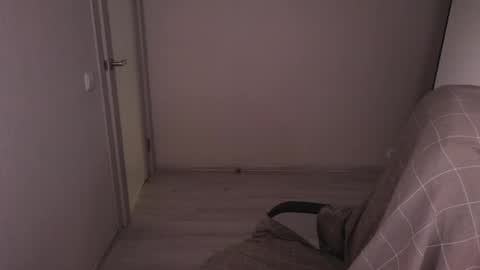 Snapshot of little_pretty_woman chatting on May 27, 2026, 3:53 pm little_pretty_woman online show from May 27, 2026, 3:53 pm