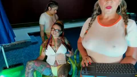 Snapshot of little_sharol chatting on January 12, 2025, 1:11 am Sharol online show from January 12, 2025, 1:11 am