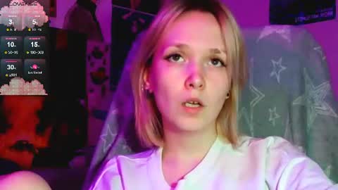Snapshot of little_sugar_queen chatting on August 3, 2026, 5:06 pm Akin online show from August 3, 2026, 5:06 pm