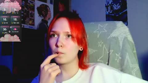 Snapshot of little_sugar_queen chatting on August 5, 2026, 7:28 pm Akin online show from August 5, 2026, 7:28 pm