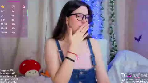 Snapshot of little_teya chatting on November 11, 2025, 10:26 am little Teya online show from November 11, 2025, 10:26 am