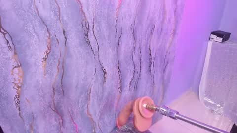 little_valentinaa online show from November 22, 2025, 11:42 am