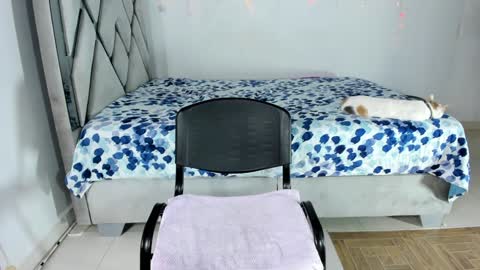 Snapshot of littleabbie chatting on December 10, 2024, 12:28 am Abbie online show from December 10, 2024, 12:28 am