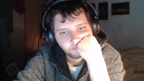 littlealien7 online show from October 30, 2025, 5:02 pm