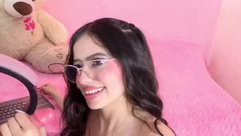 Ari online show from April 15, 2026, 8:09 pm