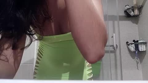 Snapshot of littlebloody__ chatting on January 23, 2025, 4:26 pm Littlebloody online show from January 23, 2025, 4:26 pm