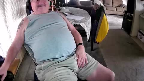 Littled83057 online show from December 13, 2025, 7:53 pm