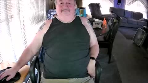 Snapshot of littled83057 chatting on July 19, 2026, 4:33 pm Littled83057 online show from July 19, 2026, 4:33 pm