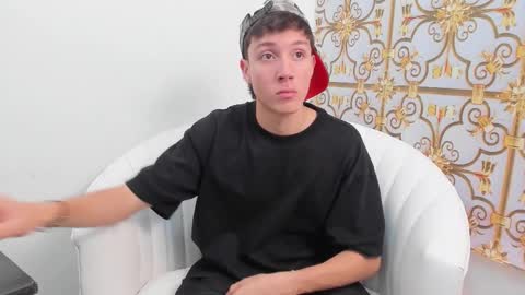 DANNY online show from November 19, 2025, 4:07 pm