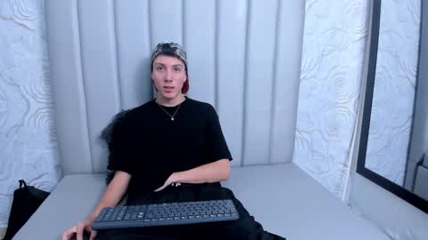 DANNY online show from December 1, 2025, 6:02 pm