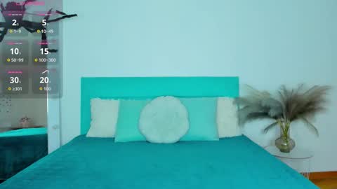 Lana online show from November 4, 2025, 9:52 am