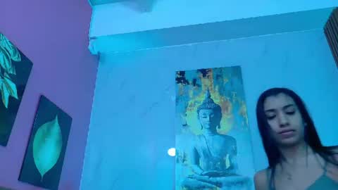 Snapshot of littlee_emilyy_ chatting on July 1, 2026, 1:02 pm Emily online show from July 1, 2026, 1:02 pm