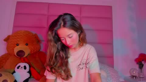 littlee_emma_ online show from February 19, 2025, 3:06 am