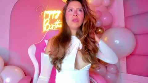 littlee_emma_ online show from February 22, 2025, 9:34 am