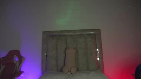 littlee_emma_ online show from May 27, 2026, 12:18 am