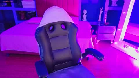 Angel  online show from February 10, 2026, 9:19 pm