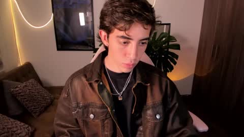 Snapshot of littleferxxo chatting on January 1, 2025, 3:02 am Ferxxo online show from January 1, 2025, 3:02 am