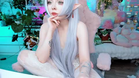 Riza Riri Puff  online show from January 4, 2025, 5:37 pm