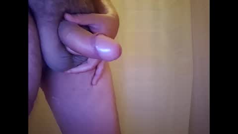 Snapshot of littleguyy888 chatting on November 18, 2025, 1:04 pm littleguyy888 online show from November 18, 2025, 1:04 pm