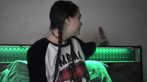 Snapshot of littlejessielov chatting on September 29, 2025, 6:51 am Jessie online show from September 29, 2025, 6:51 am