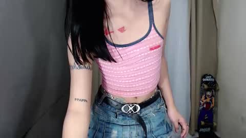 littlelace_ online show from April 4, 2026, 10:18 pm